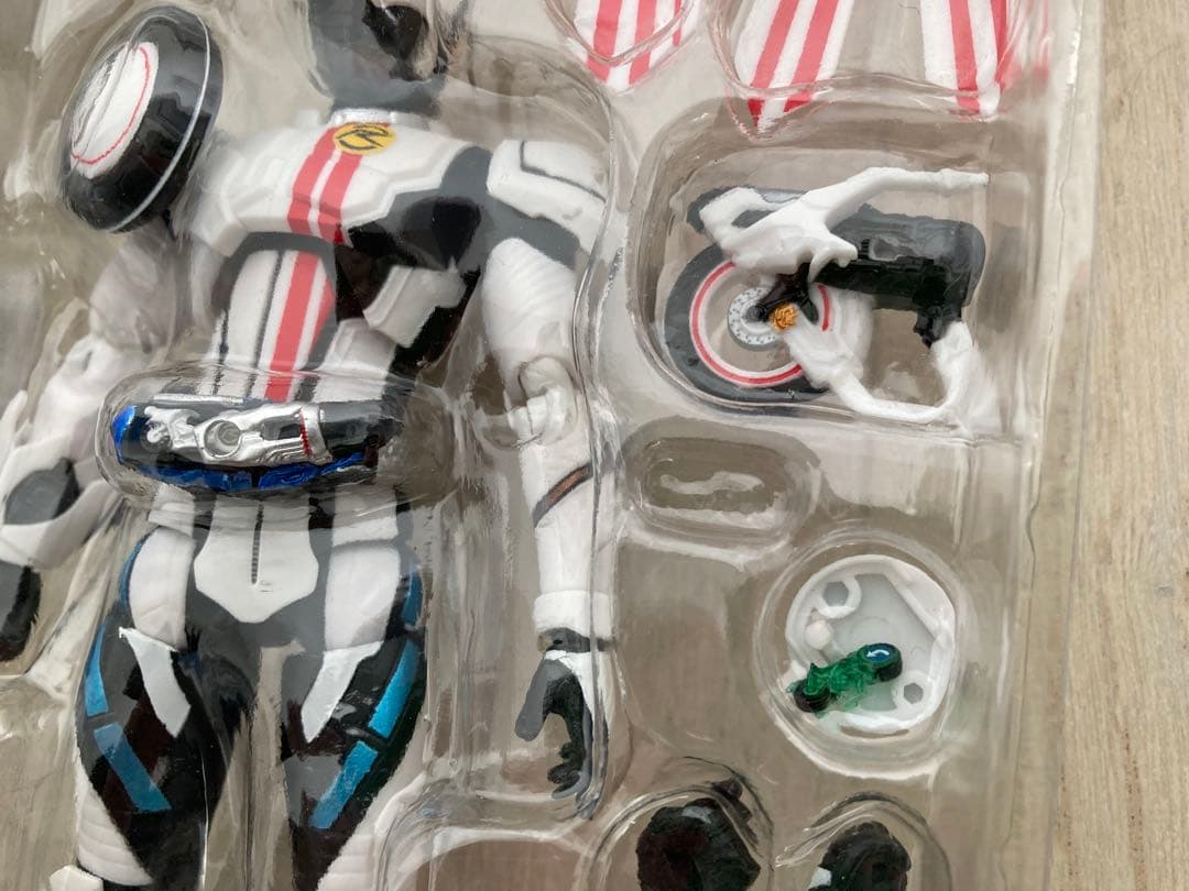 仮面ライダーチェイサー＆マッハ フィギュアセット　S.H.Figuarts