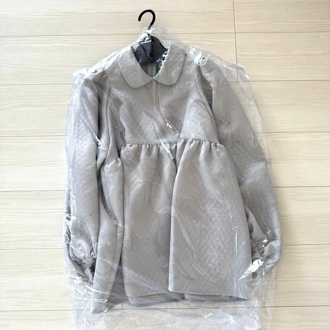 新品♡yori キルトライクボリュームブラウス グレー ヨリ - メルカリ