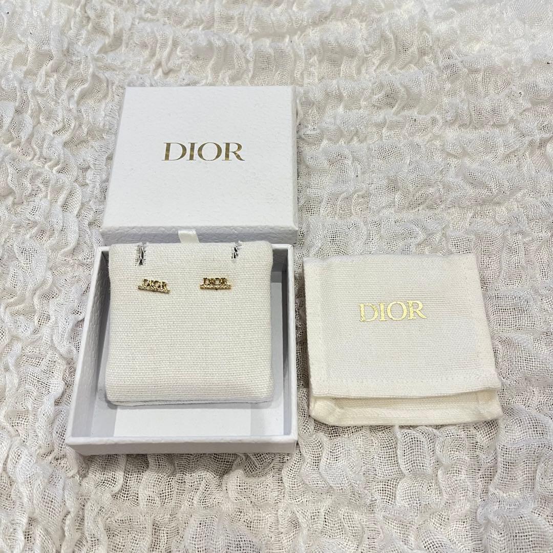 1/27 限定価格Dior ロゴデザイン ピアス　ラインストーン ディオール Diorロゴ ピアス(両耳用) GP×ラインストーン シルバー