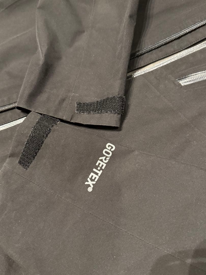 patagonia カルサイトジャケット ブラック Sサイズ GORE-TEX - メルカリ