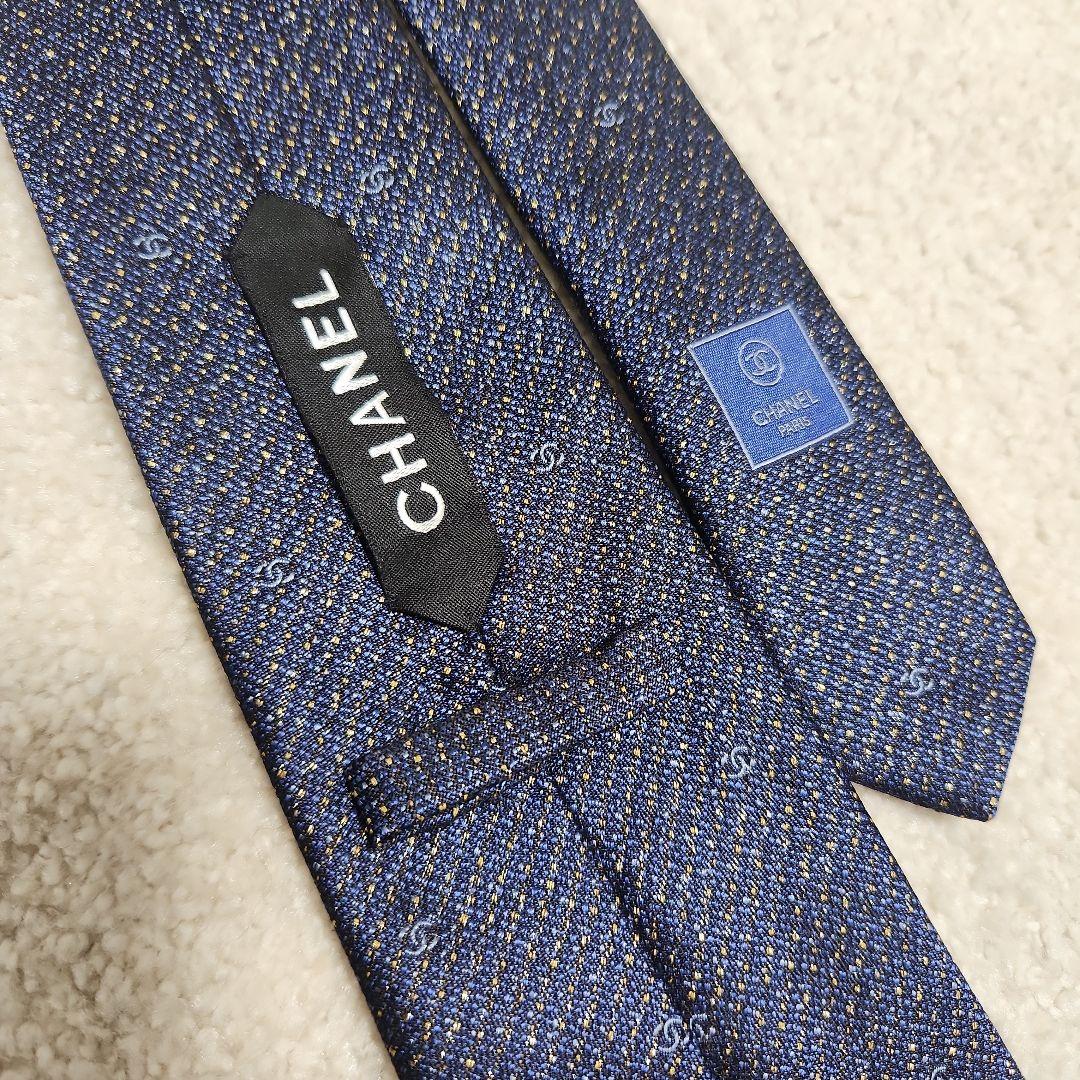 CHANEL ネイビー ロゴ入りネクタイ - メルカリ