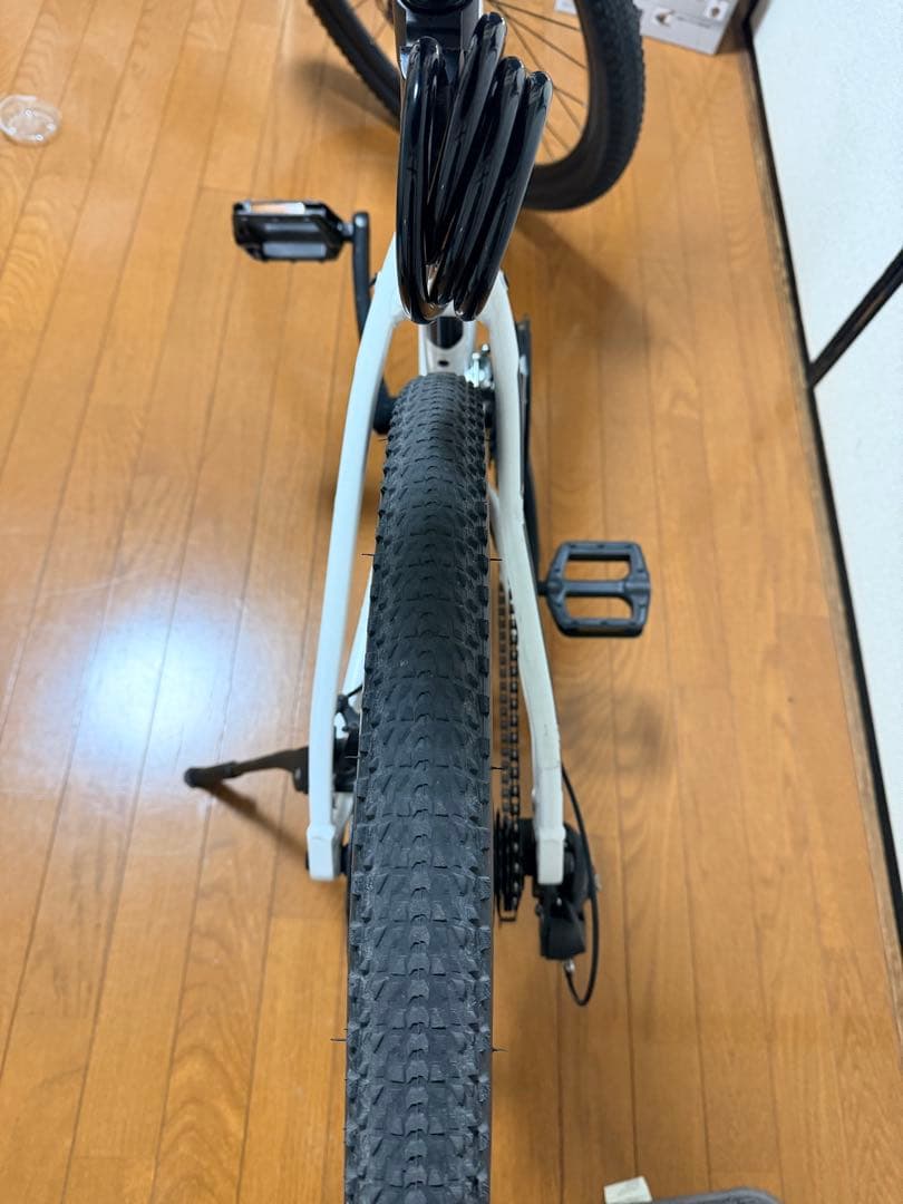 GIANT マウンテンバイク ホワイト local pick up only - メルカリ