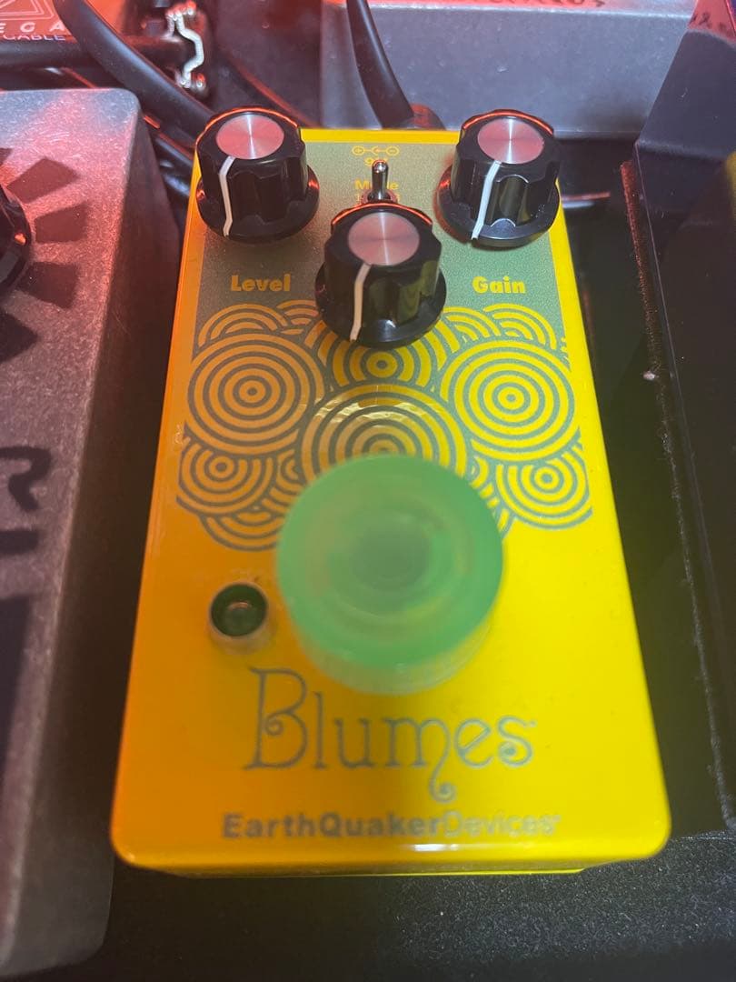 ベース EarthQuaker Devices Blumes Amazon.com: EarthQuaker Devices Blumes Low Signal Shredder