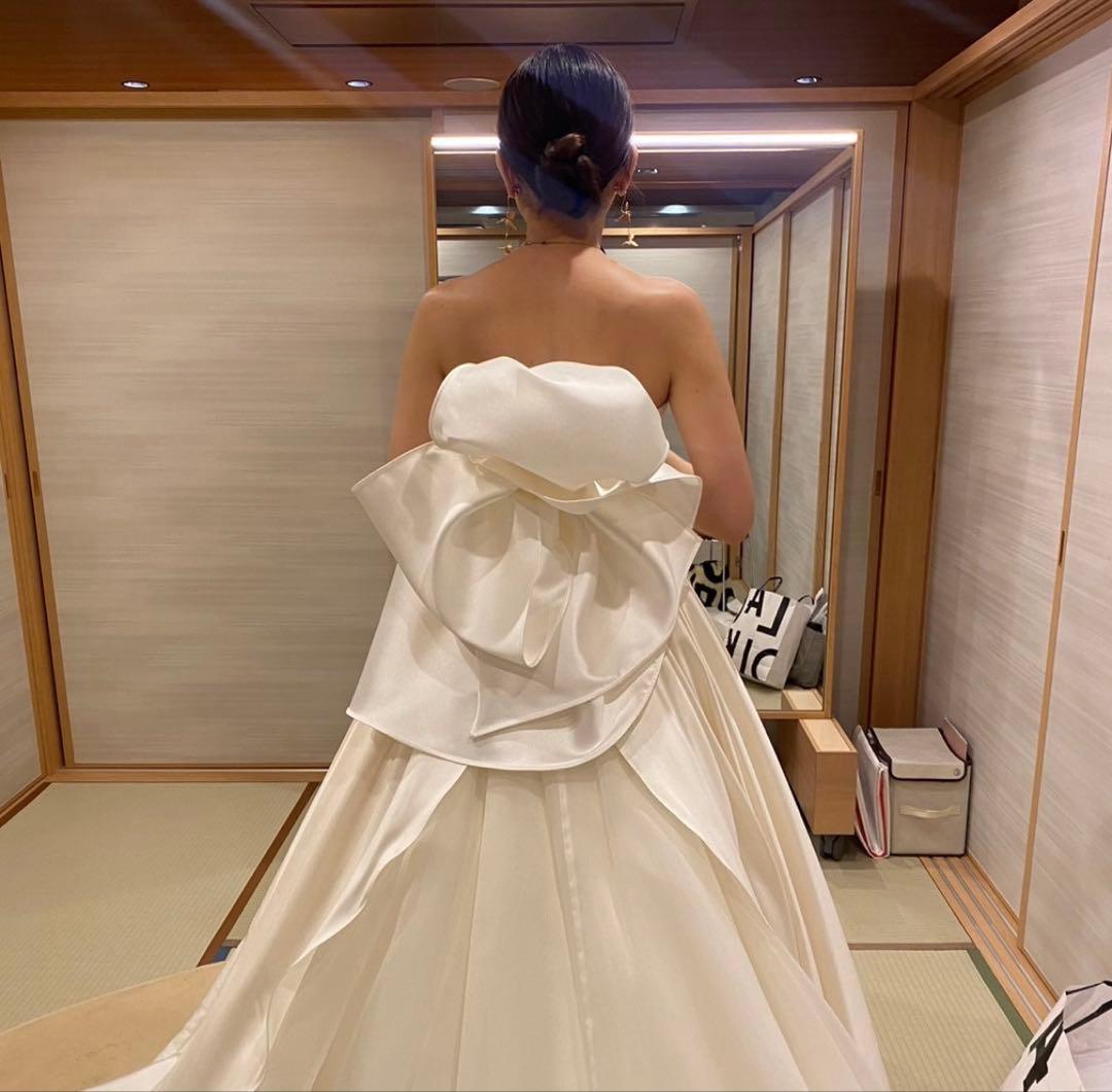 アントニオリーヴァ風】ウェディングドレス バックリボン - メルカリ