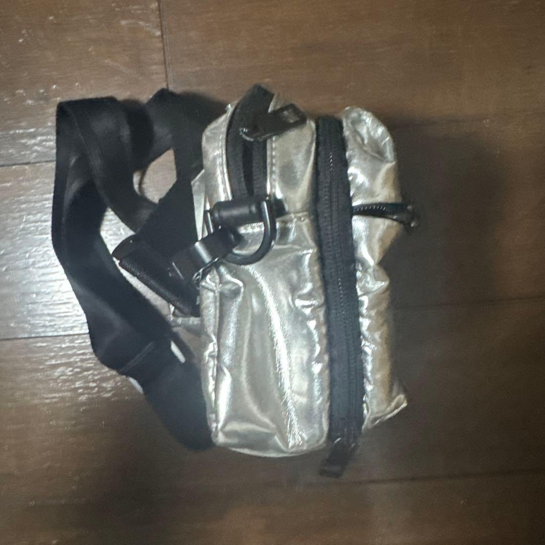 DIESEL シルバーショルダーバッグ - メルカリ