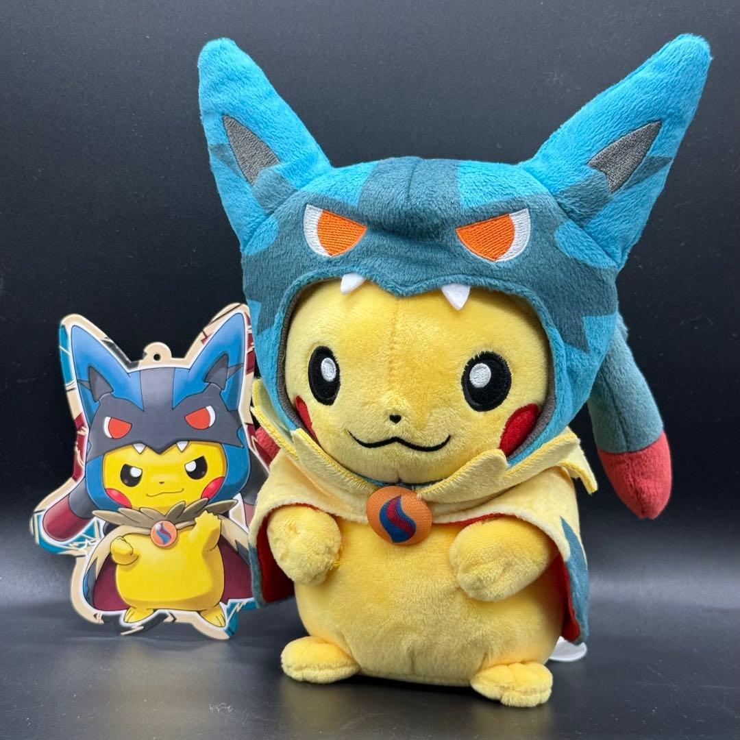 極美品 メガルカリオのポンチョを着たピカチュウ - メルカリ