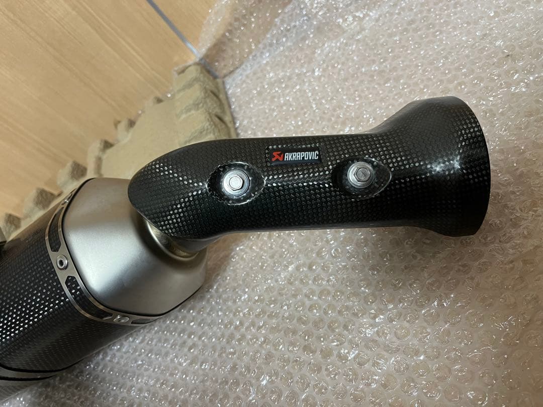 YZF-R1 09-14 アクラポビッチ カーボンスリップオンマフラー - メルカリ