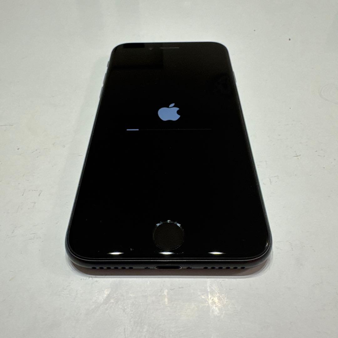Apple iPhone SE 第2世代 ブラック 64GB - メルカリ