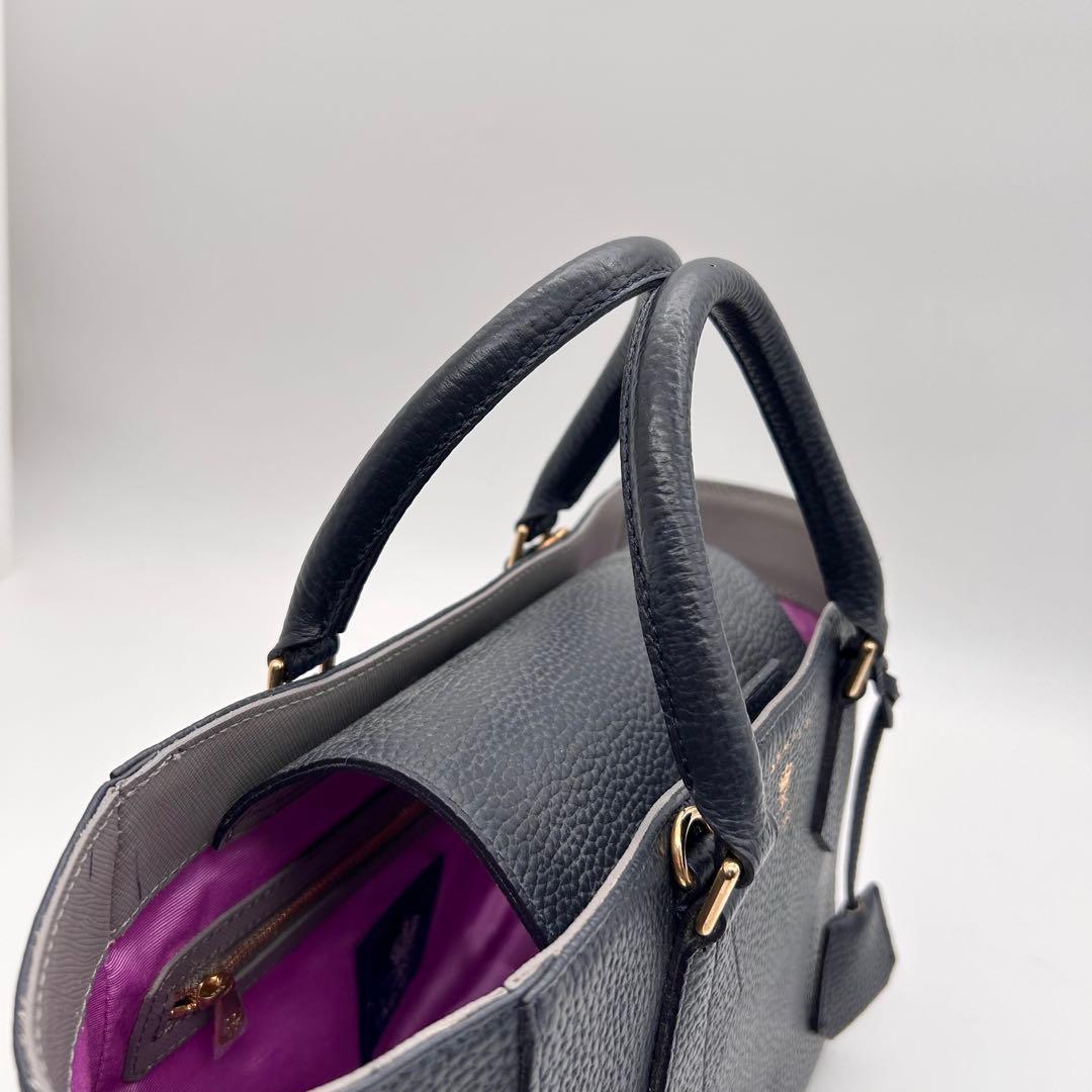 未使用 A.D.M.J ショルダーバッグ レザー 濃紺色 ロゴ 自立 斜め掛け