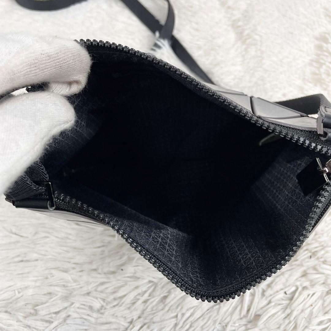 極美品 バオバオイッセイミヤケ レザー ショルダーバッグ ファスナー