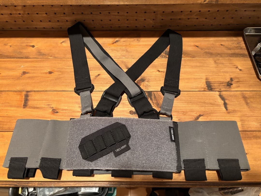 T.REX ARMS 5.56 Ready ウルフグレー + サイリウムホルダー T.REX ARMS 5.56 Ready チェストリグ ウルフグレー │ ミリタリー