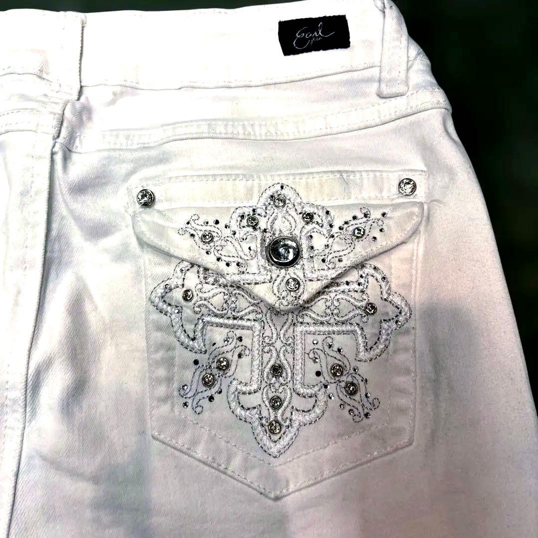 【EARL/Y2K】クロス×ウイング大判刺繍 ホワイトデニム フレア 00s EARL/Y2K】クロス×ウイング大判刺繍 ホワイトデニム フレア 00s ル