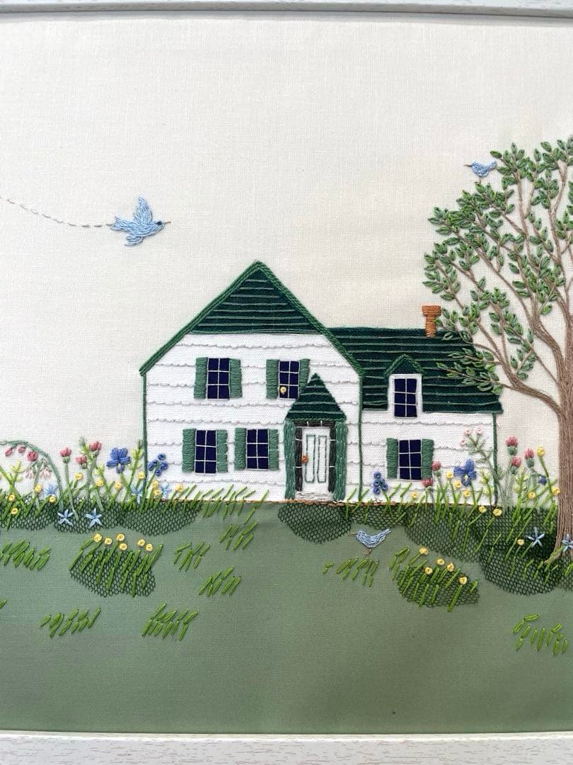 青木和子 刺繍 完成品 赤毛のアンの島 「グリーンゲイブルズ」 - メルカリ
