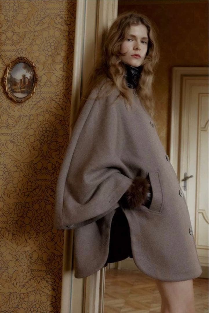 新品未使用タグ付即購入⭕️》ZARAウールケープコート コントラスト