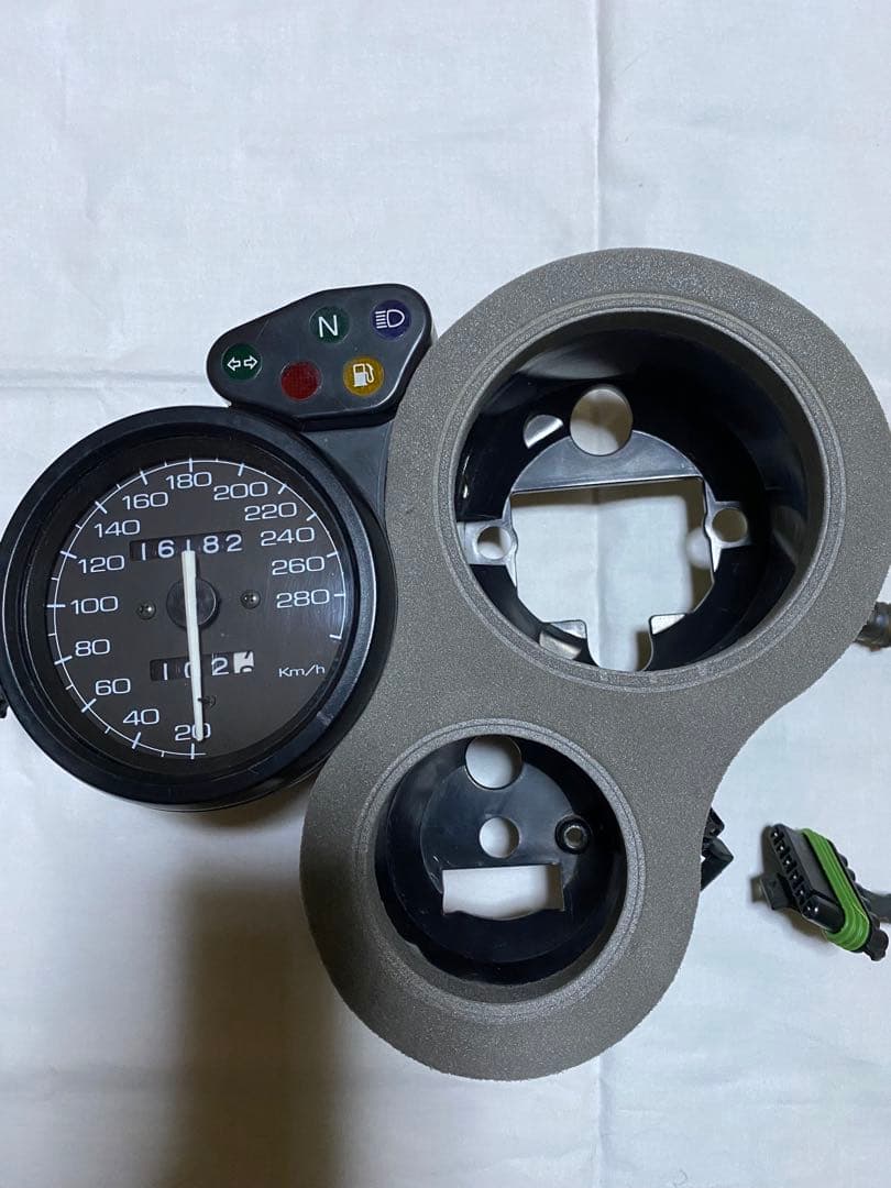 ドゥカティ 748、916、996系 純正スピードメーター、メーターケース