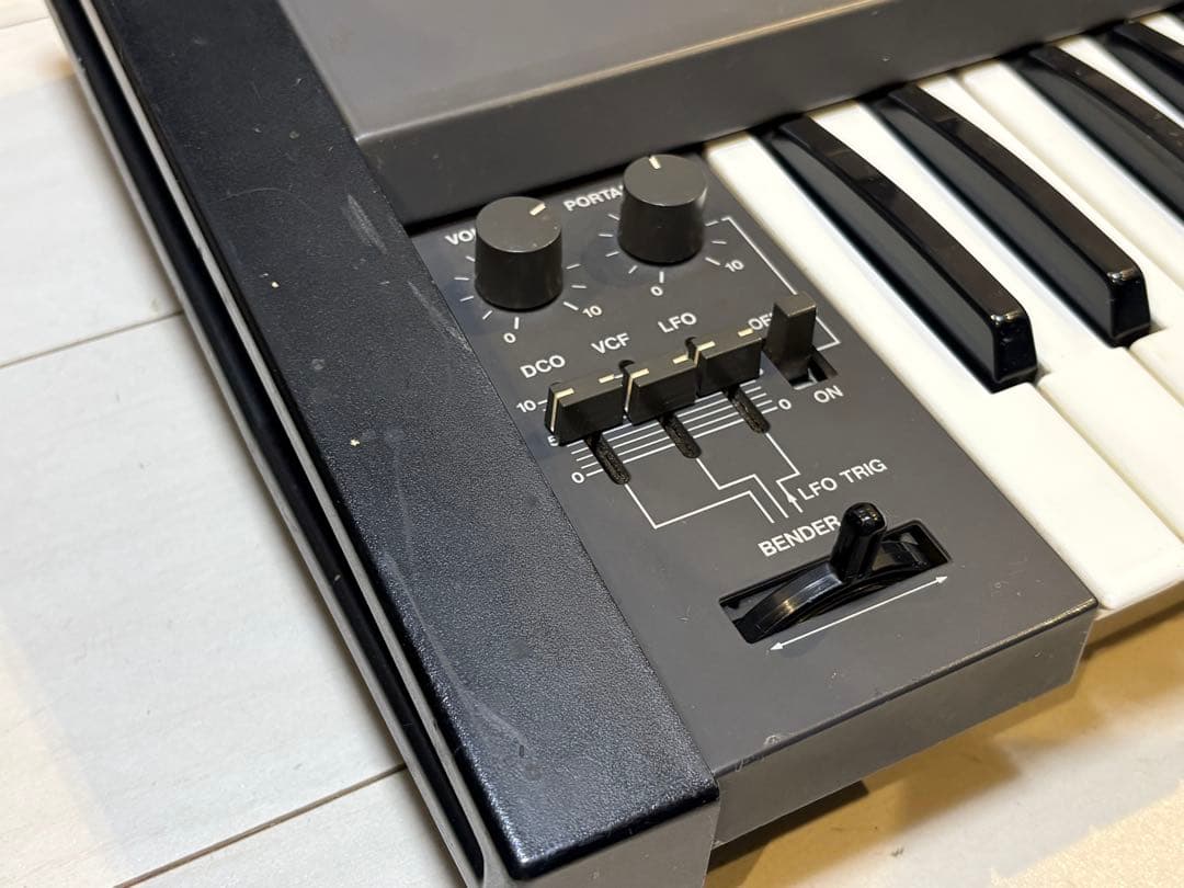 名機】Roland JUNO-106 シンセサイザー(ジャンク） - メルカリ