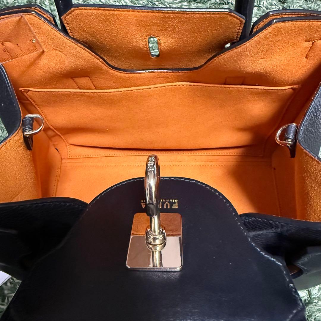 美品✨️ FURLA GENESI ターンロック レザー トートバッグ A4 M - メルカリ