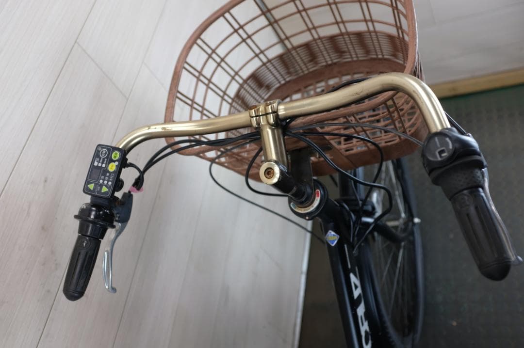 ブリヂストン製　STEPCRUZ　26インチ3段　8.7Ah（4点灯）充電器あり