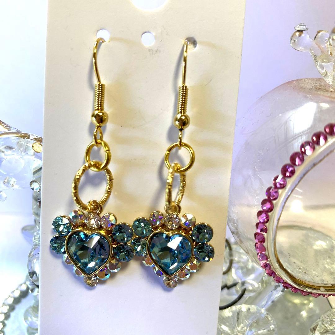 さま❤️スワロフスキー　ピアス una-angelic-ドロップピアス--