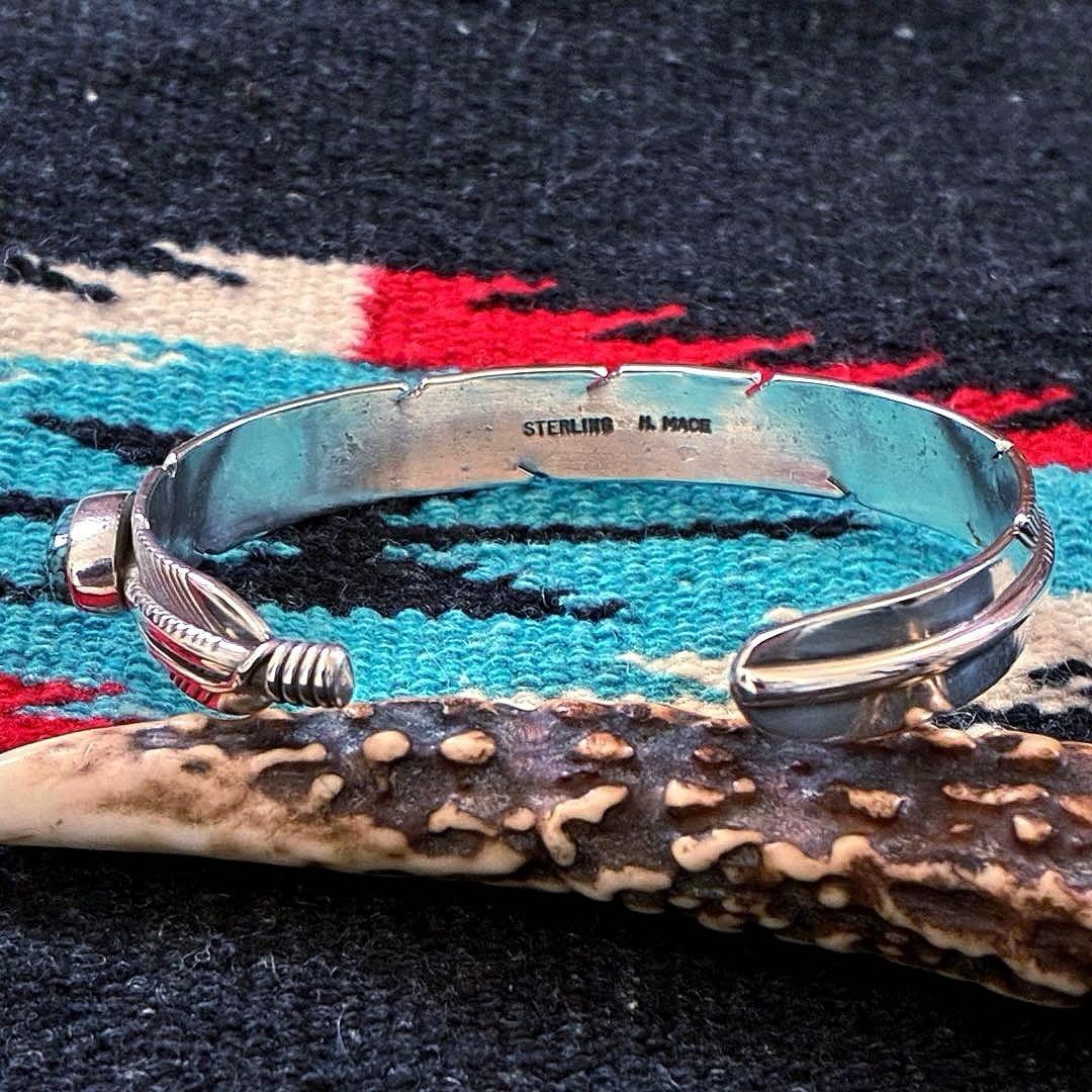Indian Jewelry ハーヴィーメイス キングマン フェザーバングル - メルカリ