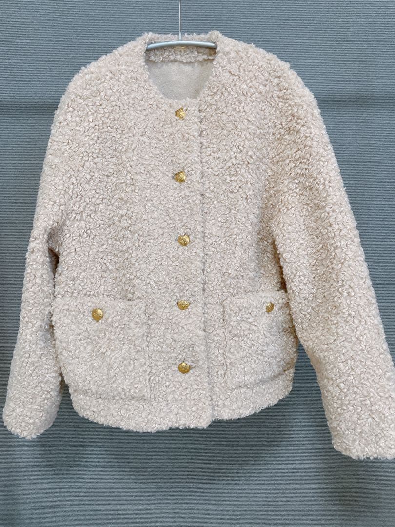 新作 Mila Owenミラオーウェン 金釦ノーカラーコンパクトボア