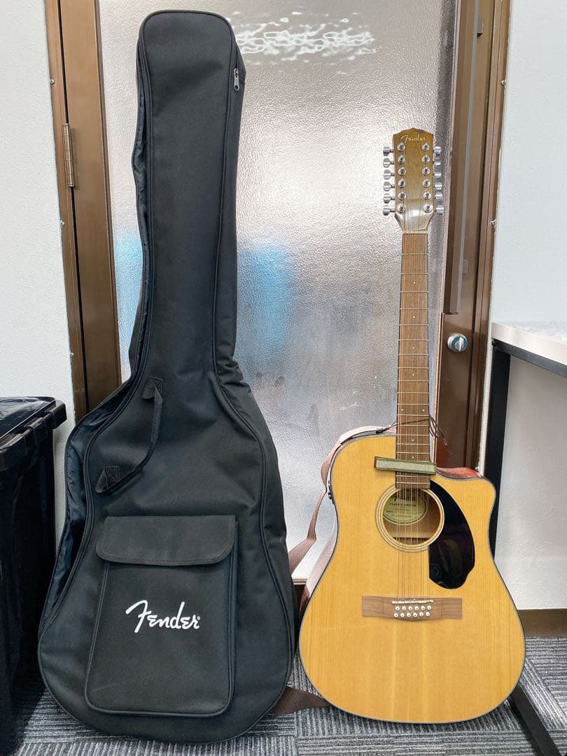 ＊Fender アコースティックギター ギターケース付き　CD-60SCE Amazon.com: Fender CD-60SCE Solid Top Dreadnought Acoustic