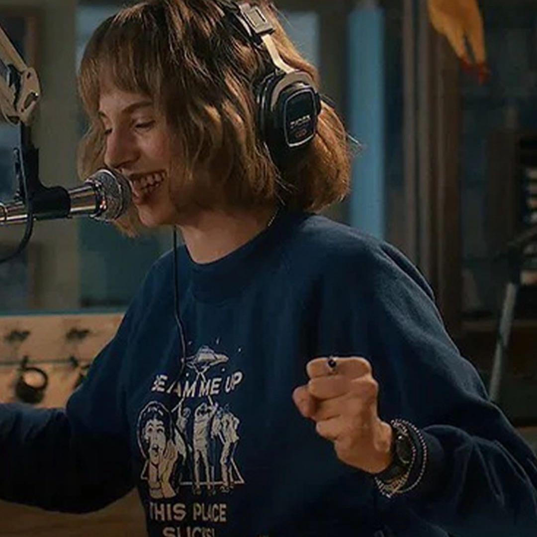 XL ストレンジャーシングス スウェット ロビン BEAM ME UP ネイビー