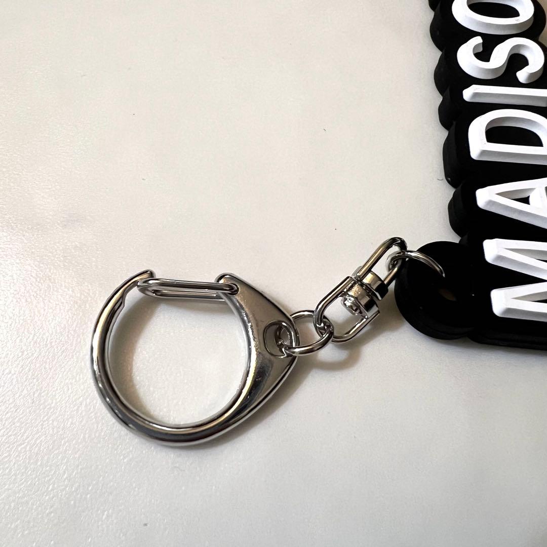 未使用品 マディソンブルー HELLO キーホルダー 2個セット - メルカリ