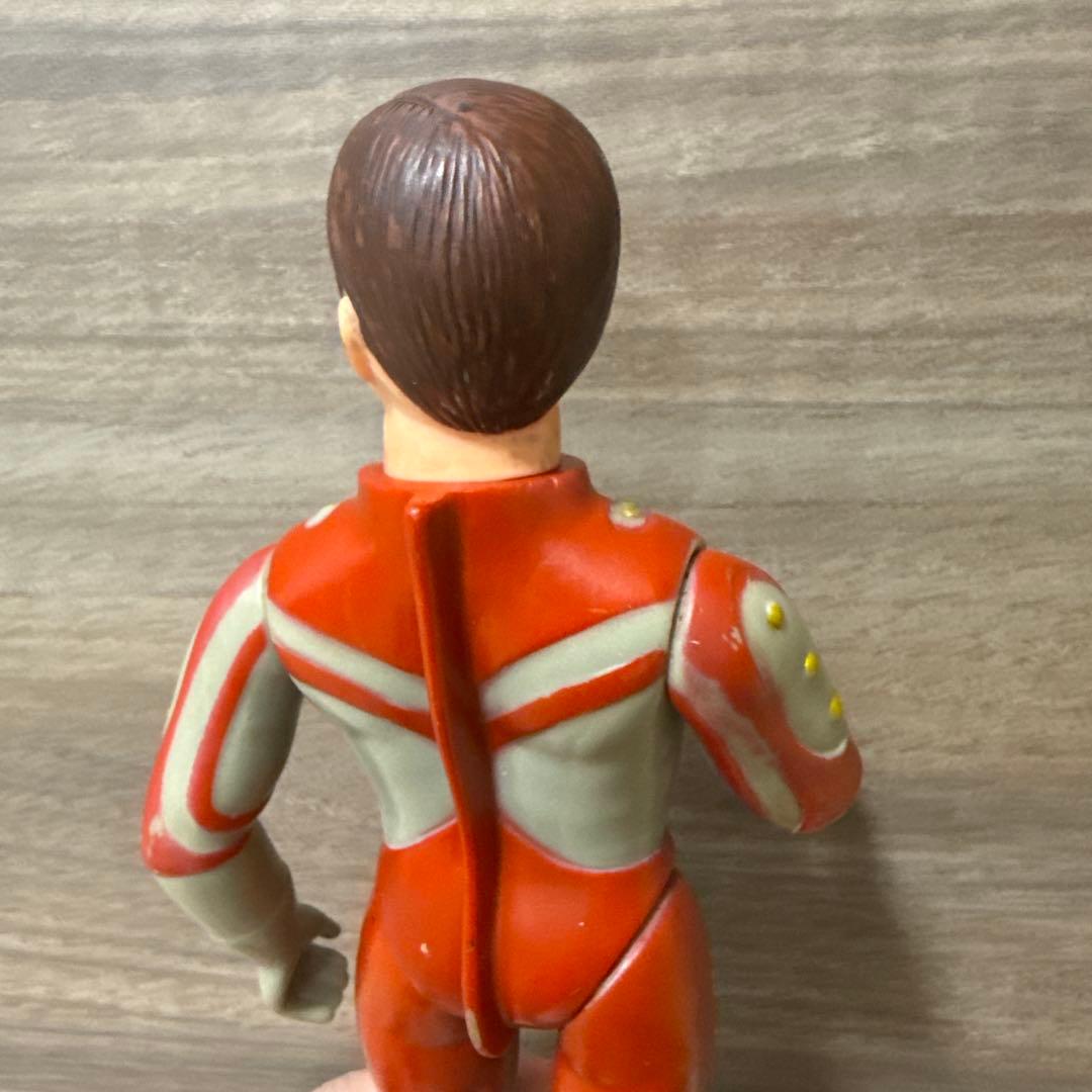 ウルトラマン 可動式フィギュア ヘルメット付き ゾフィー 面取れ
