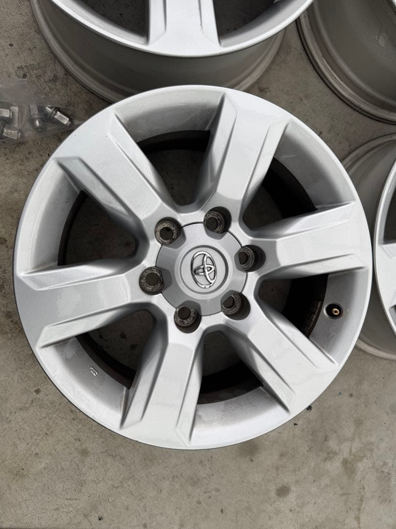 ①NeoxP 150 ランドクルーザープラド純正 17in 7.5J+25