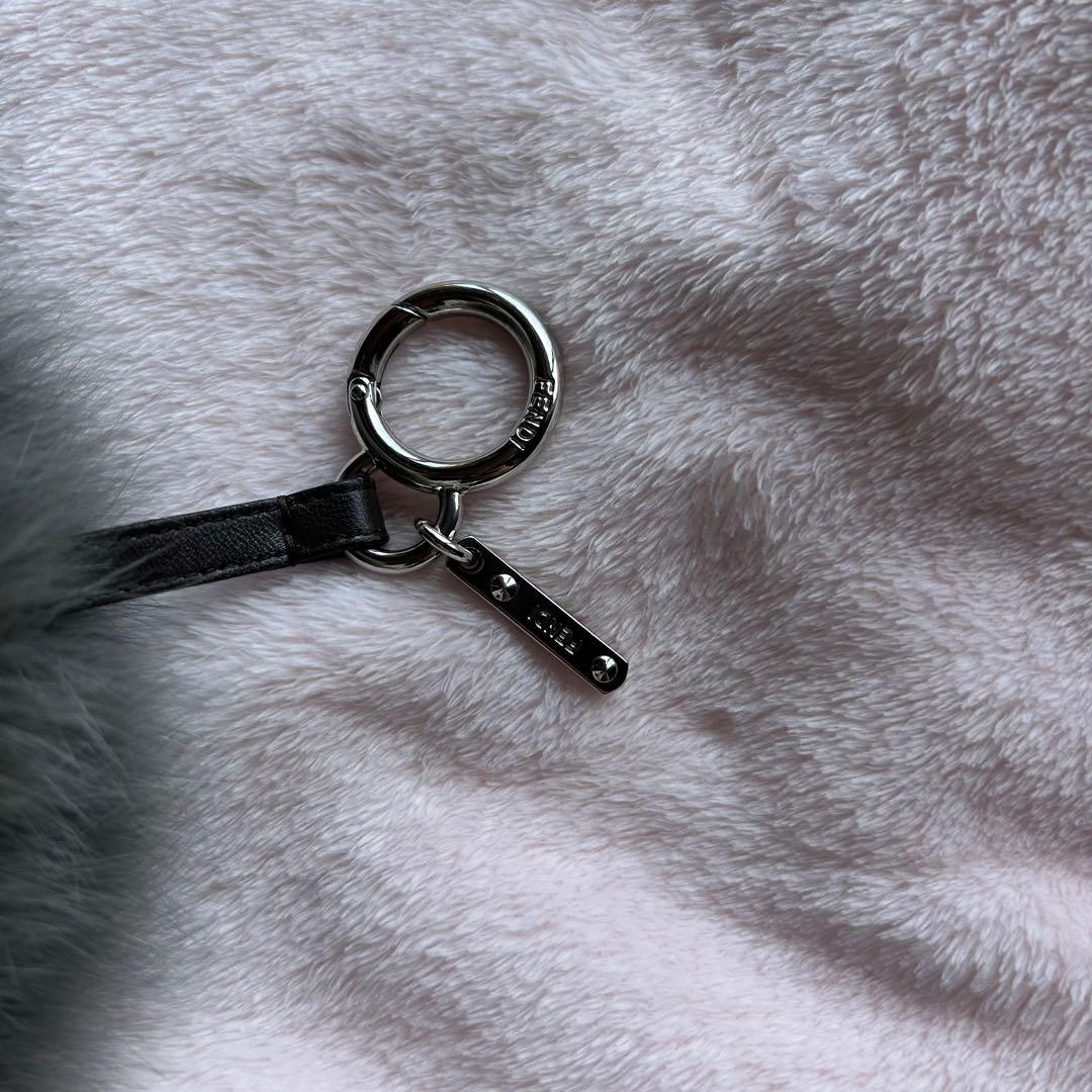FENDI ファー イニシャルチャームファーキーホルダー