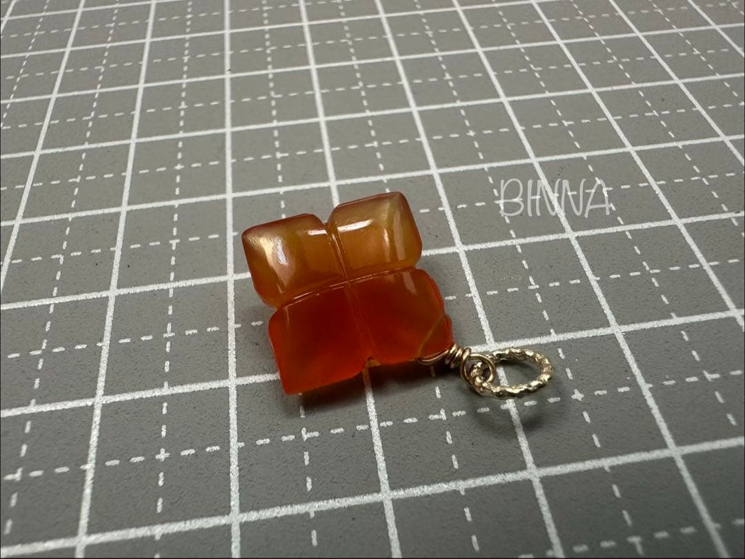 ✴︎14kgf✴︎ カーネリアン ミニフラワーカービング チャーム - メルカリ