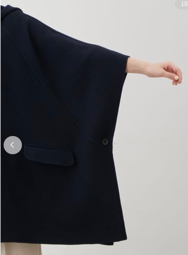 ミラオーエン】ネイビー フード付きポンチョ数時間使用のみ、値引き