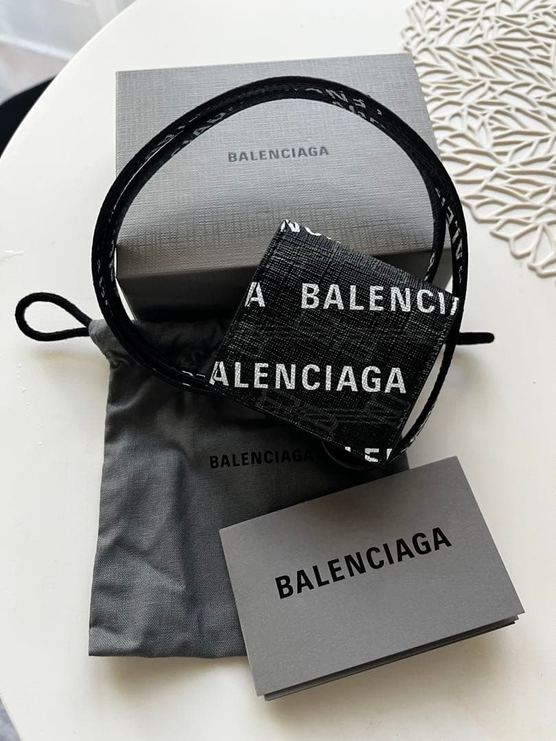 正規品新品未使用BALENCIAGAAirPods 第3世代ホルダーストラップ 楽天市場】BALENCIAGA バレンシアガ AirPods 第3世代用 モノグラム