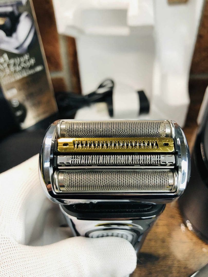 【美品】ブラウン シリーズ9 9375cc -Vメンズ電気シェーバー