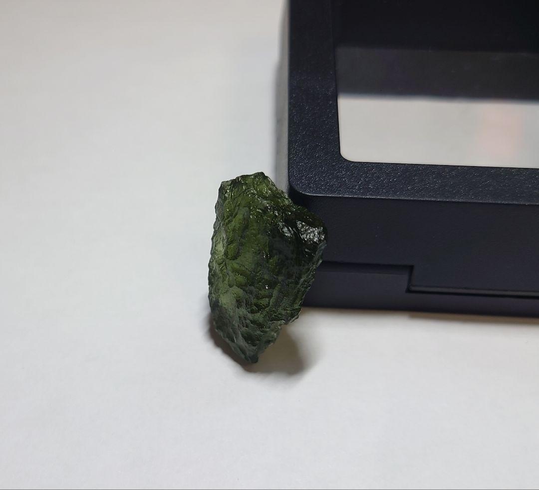 モルダバイト 3.2g 　標本ケース付き　インパクトガラス