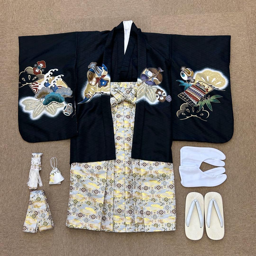 7才サイズ　男児　羽織　袴セット　黒 七五三 男の子 5歳 7歳 羽織袴セット 「黒・白 菱」 卒園式 入学式