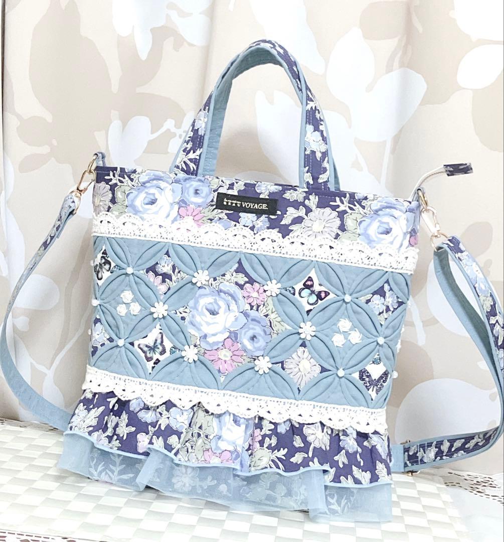 ゆみ❣️ カテドラルウィンドウ リバティ ローズエレン 手刺繍薔薇 リボン付薔薇刺繍プルオーバー | axes femme online shop -outlet-