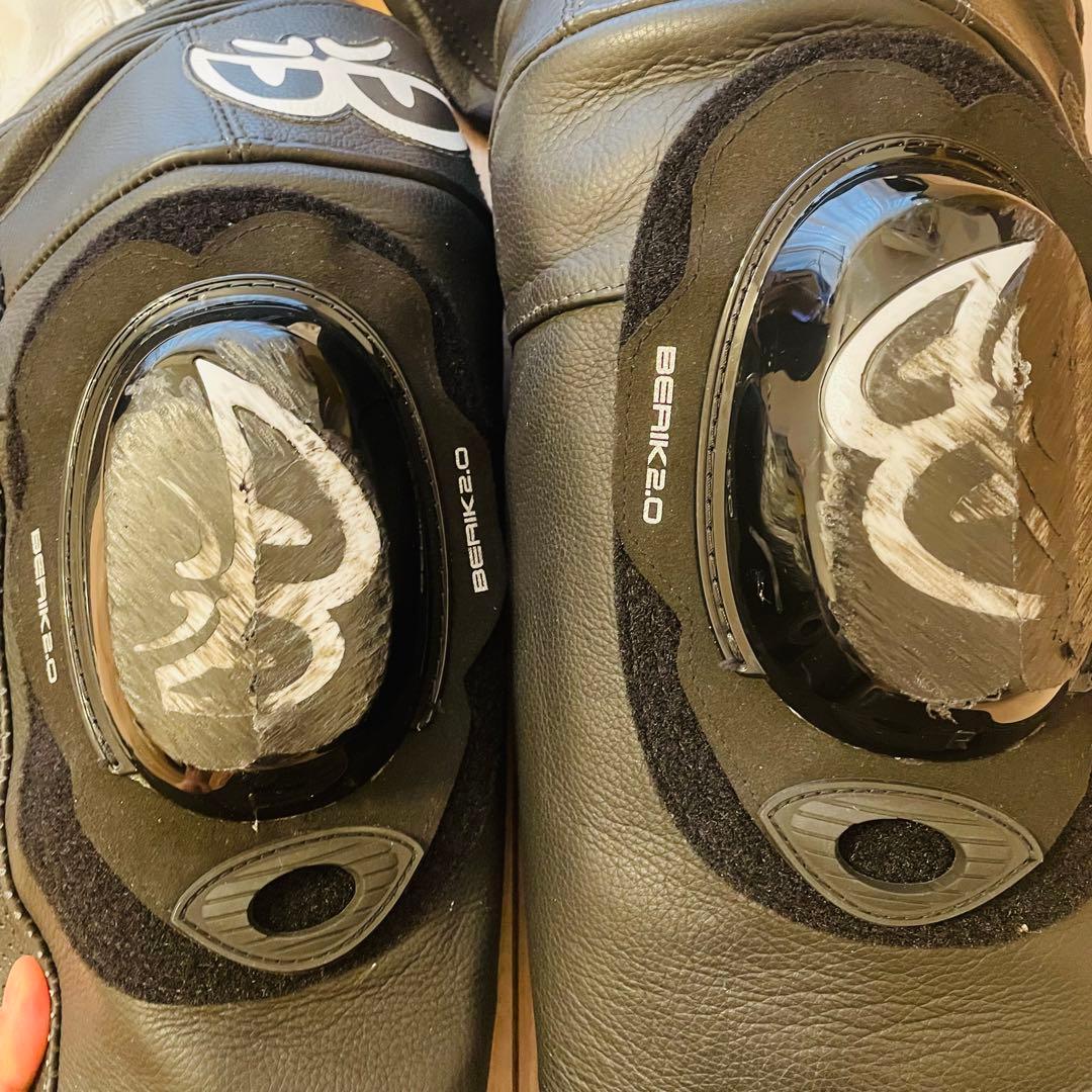 極美品】BERIK 2.0革ツナギ レーシングスーツ 胸・脊髄プロテクター54