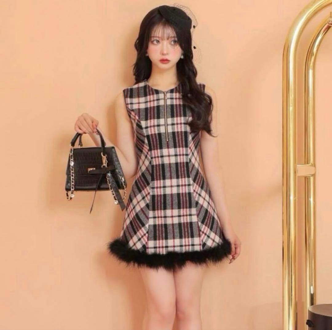 m me eme フェザーチェックフレアワンピー ス m me eme ロービングチェックフェザーワンピース - メルカリ