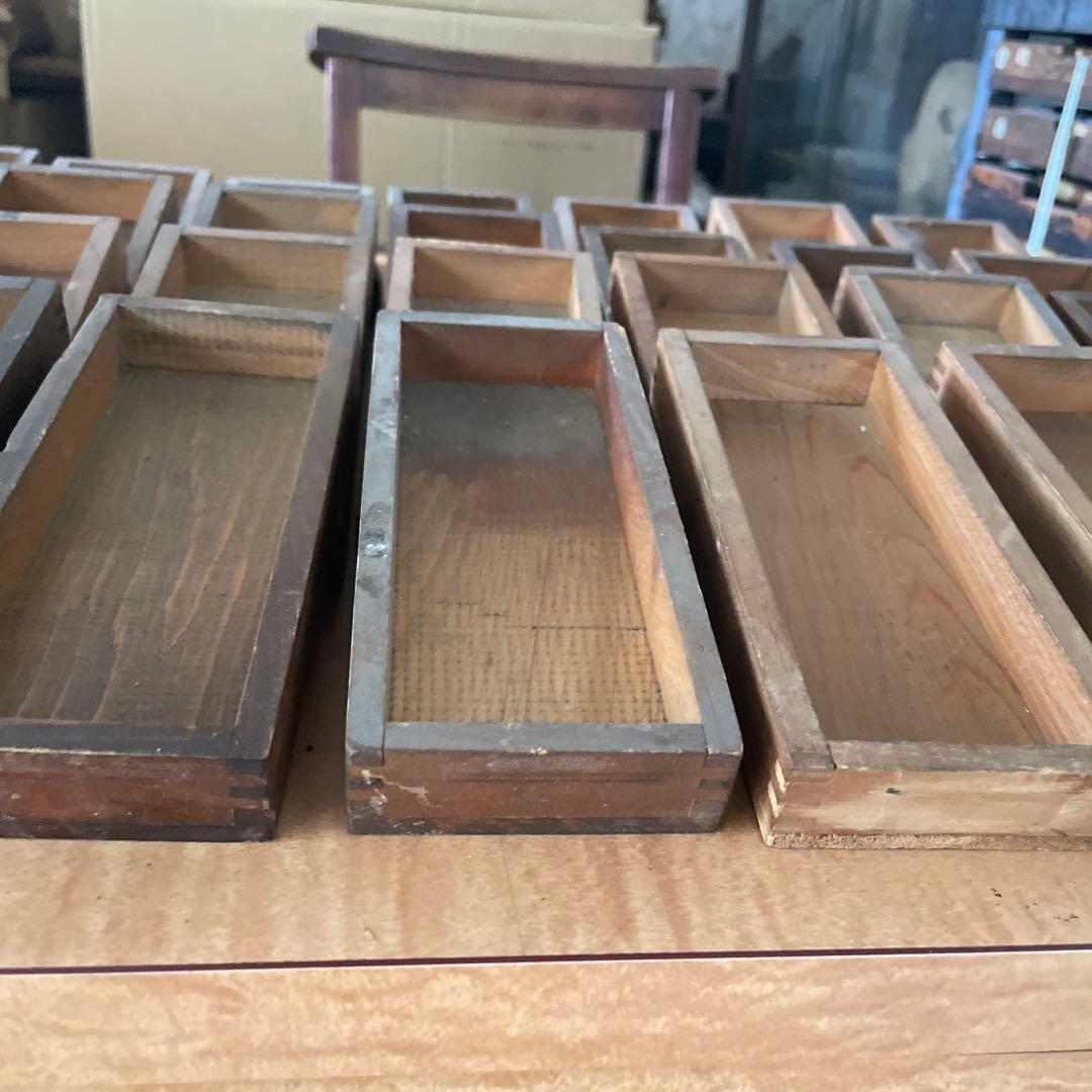 珍しい小型】B40-4/活版印刷所で使われていた小箱（文選箱）40