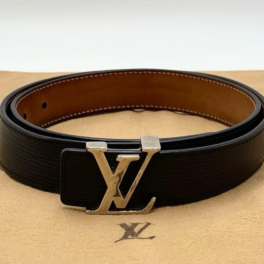 ルイヴィトン ベルト サンチュール LV イニシャル　エピ レザー ブラック LOUIS VUITTON - ルイヴィトン ベルト サンチュール LV イニシャル