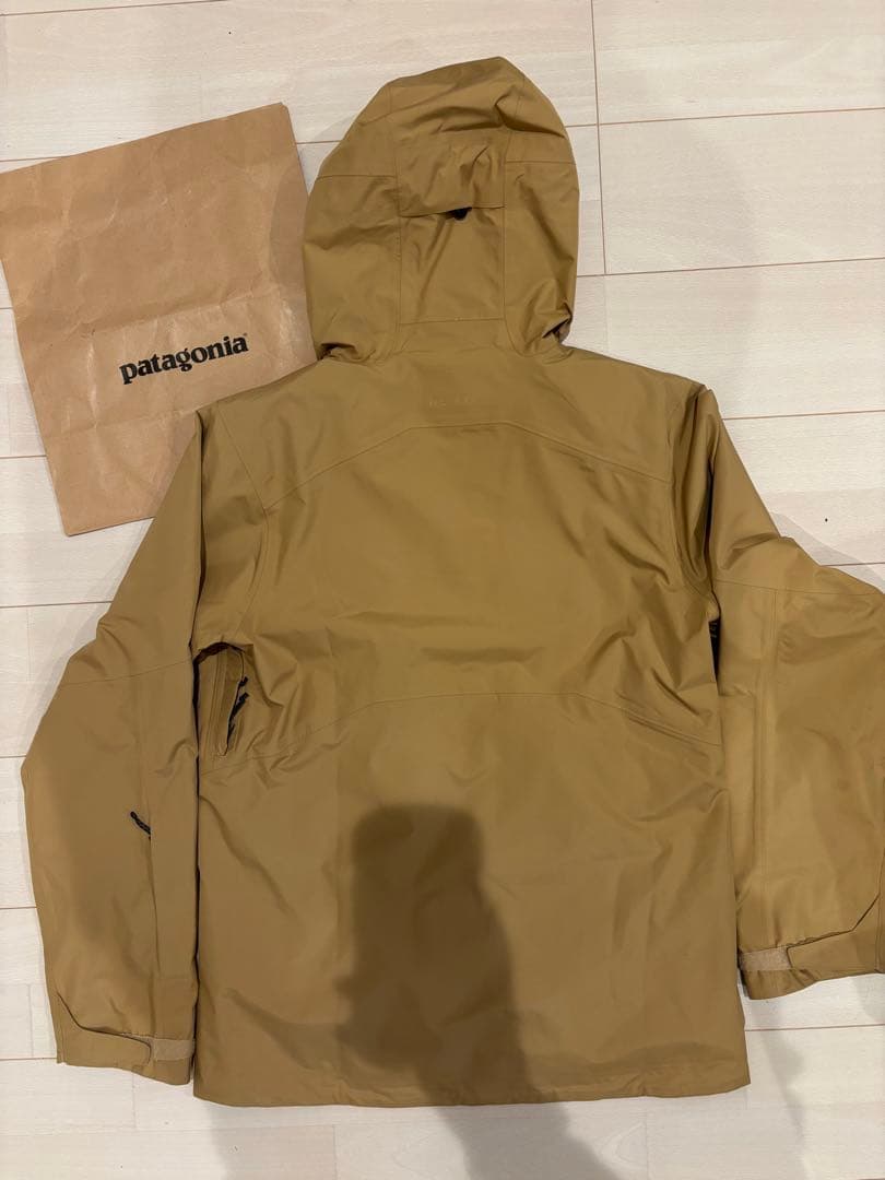 パタゴニア パウダータウンジャケットベージュGRBN 2024 - メルカリ