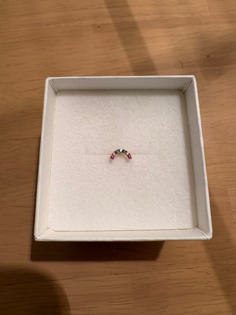 Bijou de M プチレインボーピアス 片耳用 【新品未使用】 - メルカリ