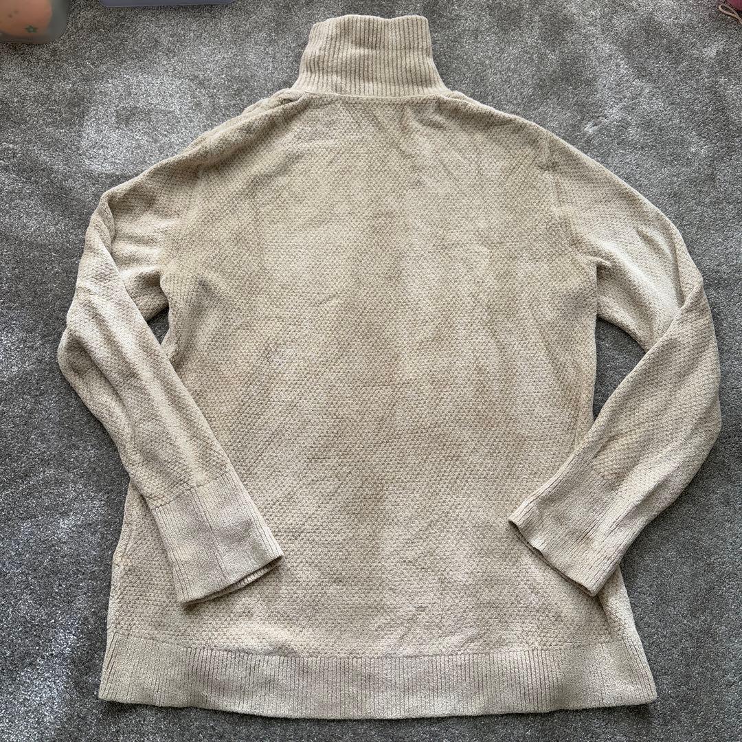 abyts 佐藤健 ベージュ タートルネック ケーブルニットセーター サイズ