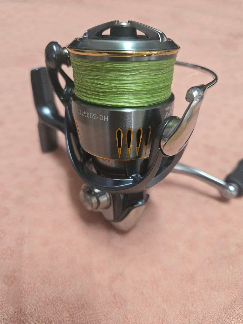 ダイワ　23エアリティ　LT2500S-DH　美品 DAIWA（ダイワ） 23 エアリティ LT2500S-DH ダブルハンドル (2023年