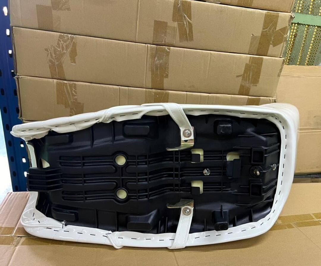 ジェイド250 白エナ 三段シート / JADE MC23 ホワイト - メルカリ