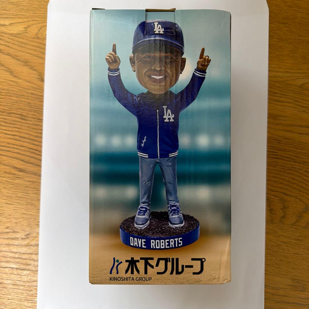 ドジャース Dave Roberts デイブ・ロバーツ監 ボブルヘッド - メルカリ