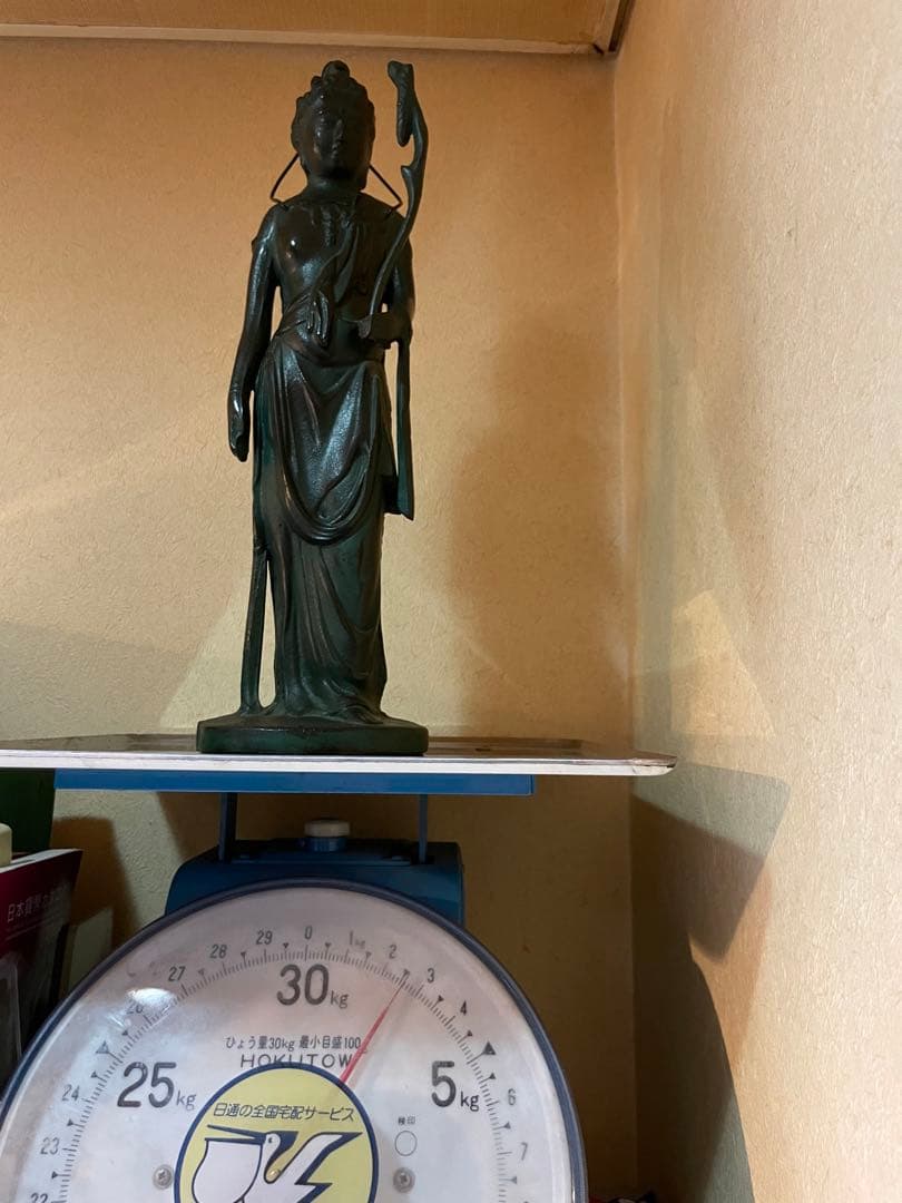 重たい像 金属製 【m313 仏像 観音様 観音菩薩 金属製 金属工芸 観音像】