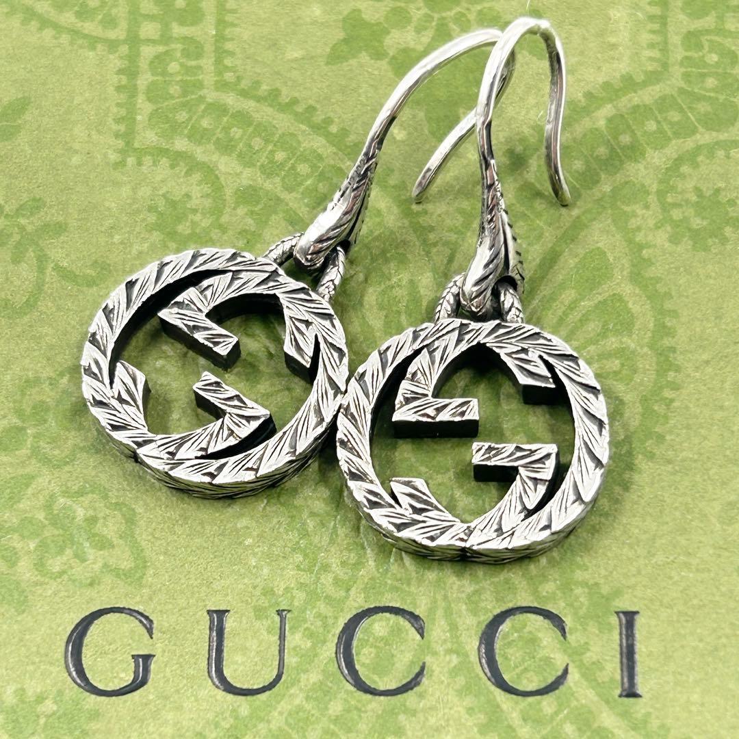 美品✨　グッチ　GUCCI ピアス　アラベスク　インターロッキング　G　燻　両耳 グッチ ピアス GUCCI インターロッキング Gロゴ シルバー 356289 J8400